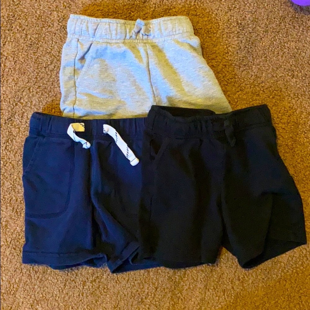 Carter’s 2T shorts